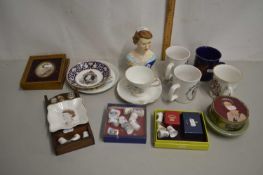 Mixed Lot: Various royalty interest collectables to include various mugs, collectors spoons,
