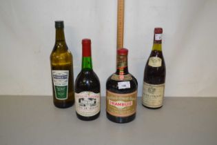 Mixed Lot: Four bottles of Vermouth, Drambuie and two further bottles of red wine