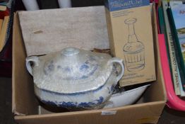 Mixed Lot: Blue and white tureen and cover, ceramics etc