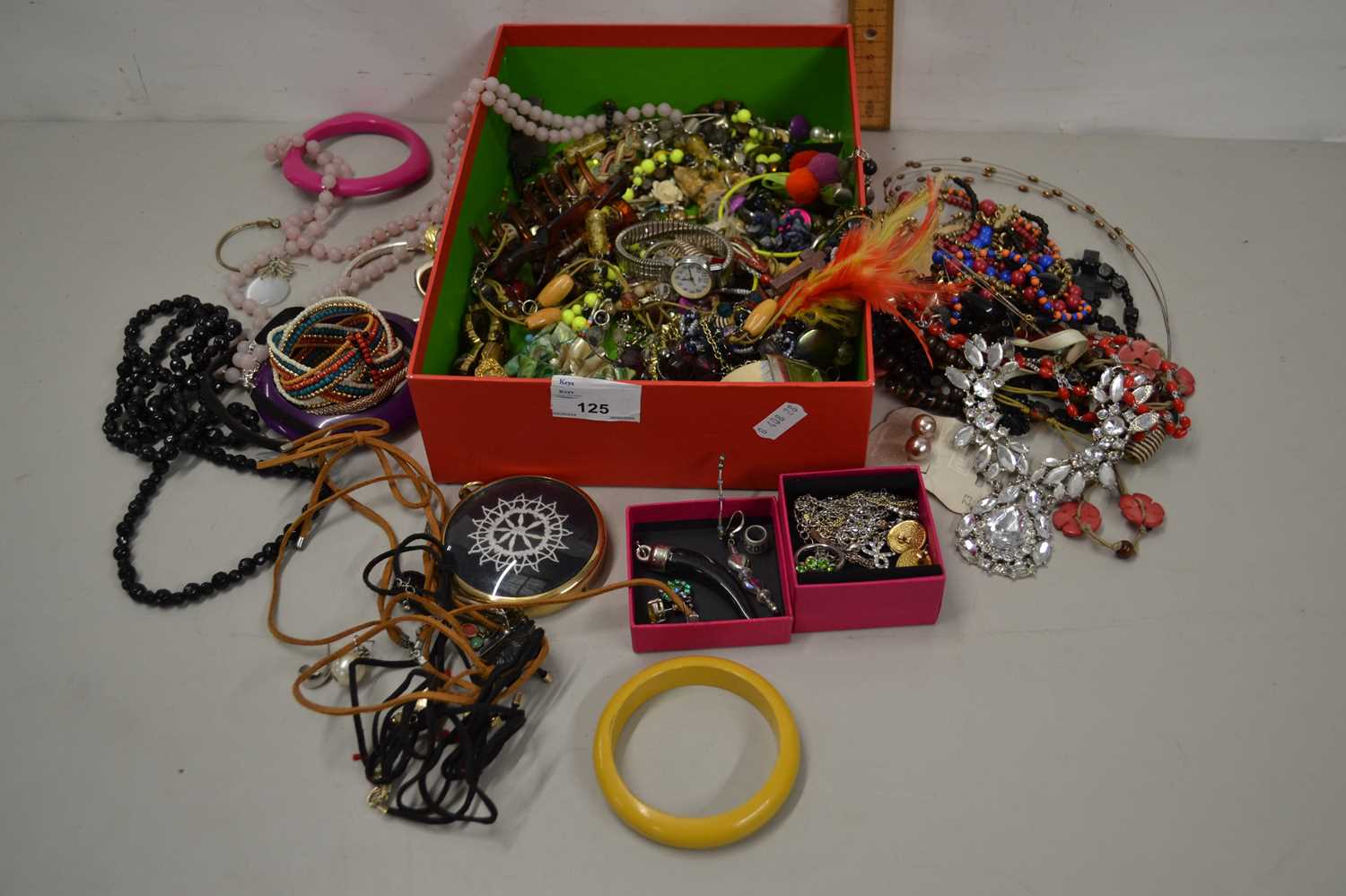 Box of various assorted costume jewellery