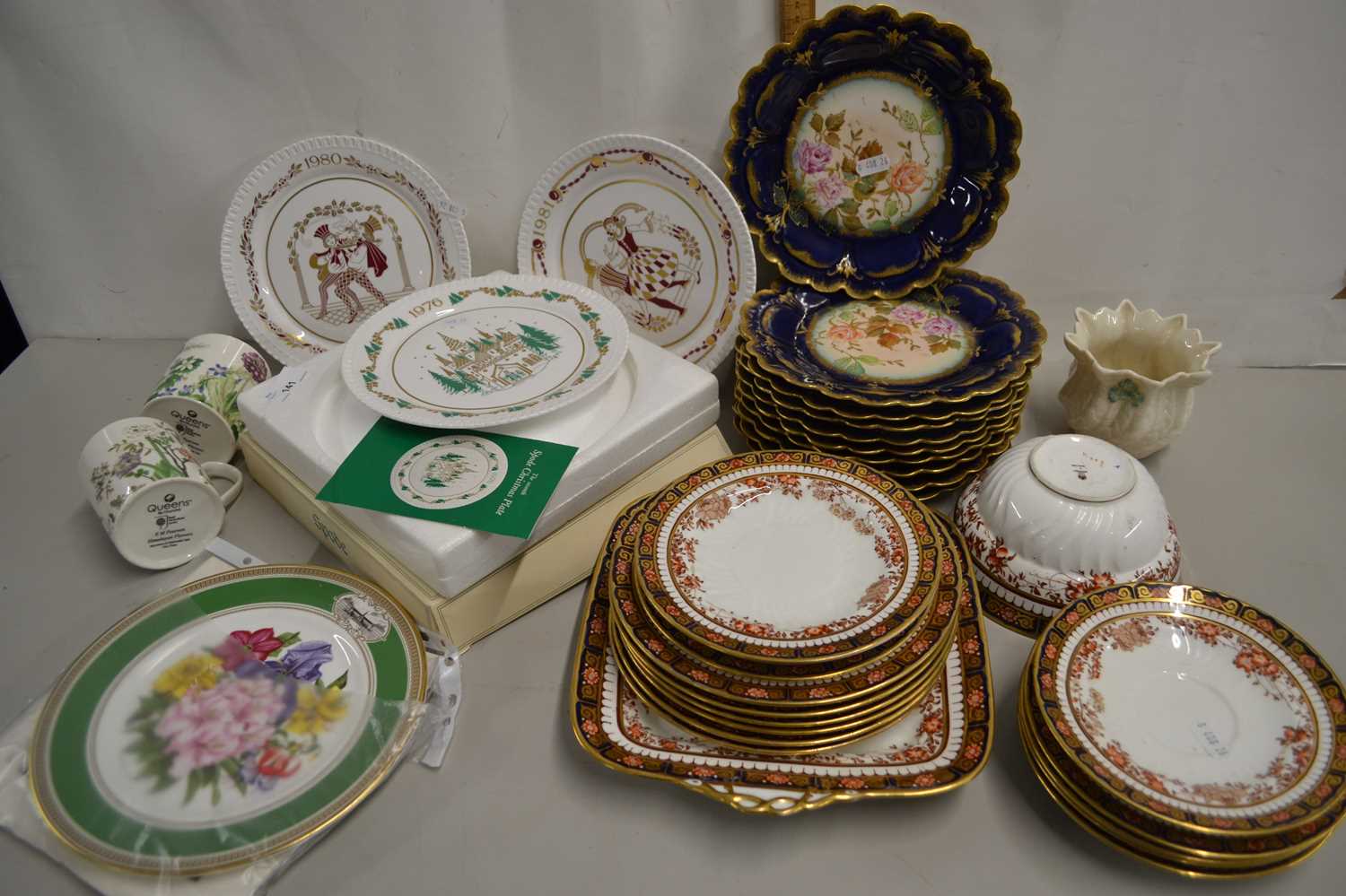 Mixed Lot: Quantity of Wedgwood tea wares, an Irish Belleek vase, a set of French gilt rimmed