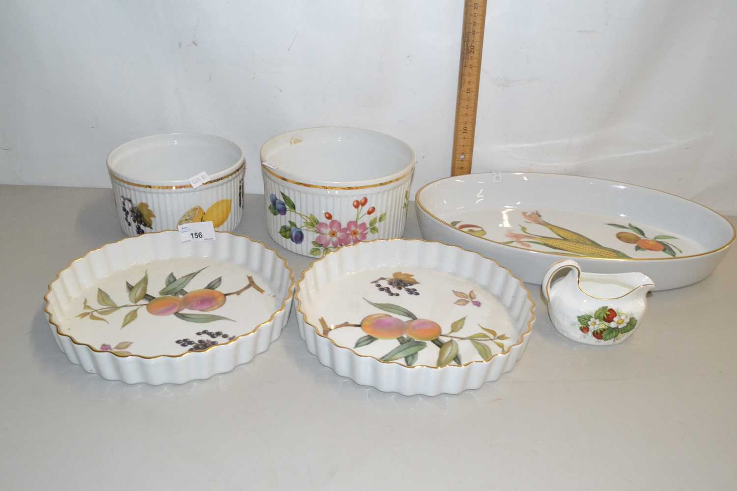 Mixed Lot: Various Royal Worcester Evesham pattern serving dishes and other items