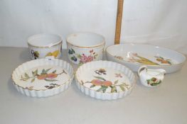 Mixed Lot: Various Royal Worcester Evesham pattern serving dishes and other items