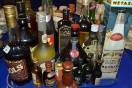 Mixed Lot: Various assorted bottles of spirits and liqueurs