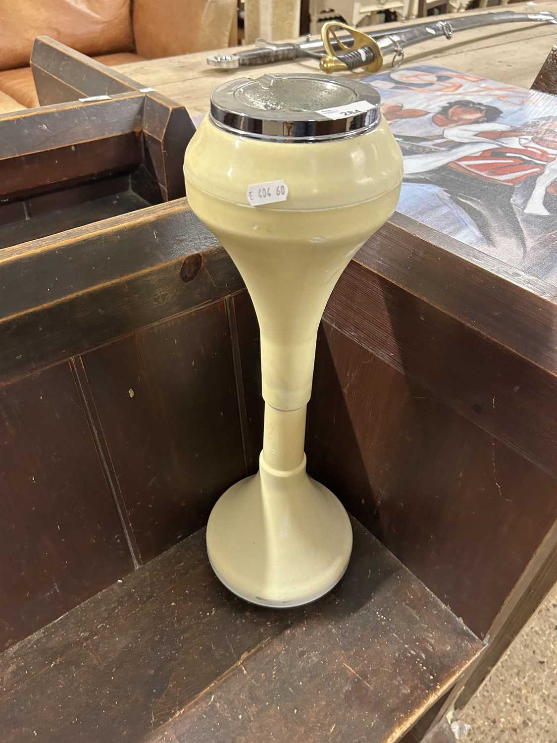 Retro plastic bodied pedestal ashtray