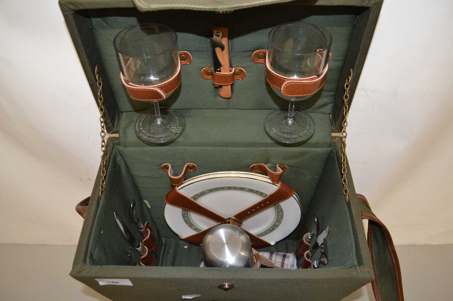 Cased travelling picnic set