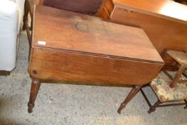 Victorian mahogany Pembroke table on turned legs