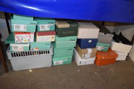 Quantity of assorted ladies footwear