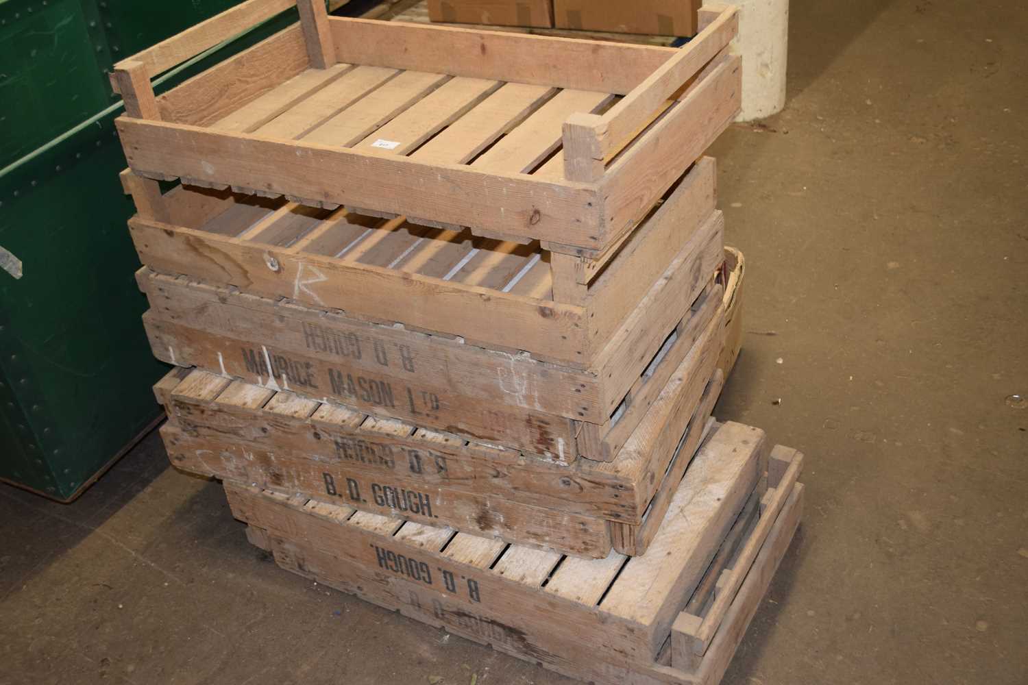 Quantity of apple crates