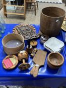 Mixed Lot: Vintage grain measure, wooden butter pat, various ornaments and other assorted items