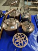 Mixed Lot: Copper kettles and other similar items