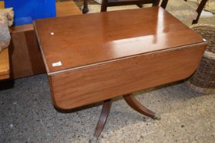 Georgian mahogany Pembroke pedestal table with single end drawer