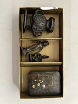 Mixed Lot: Small Oriental wares to include a miniature bronze vase, figures and a small pill box