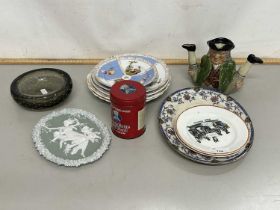 Mixed Lot: Various ceramics and glass wares to include a Whitefriars ashtray, various decorated