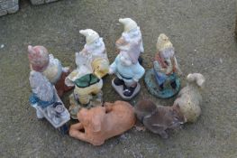 Quantity of gnomes and animal figurines