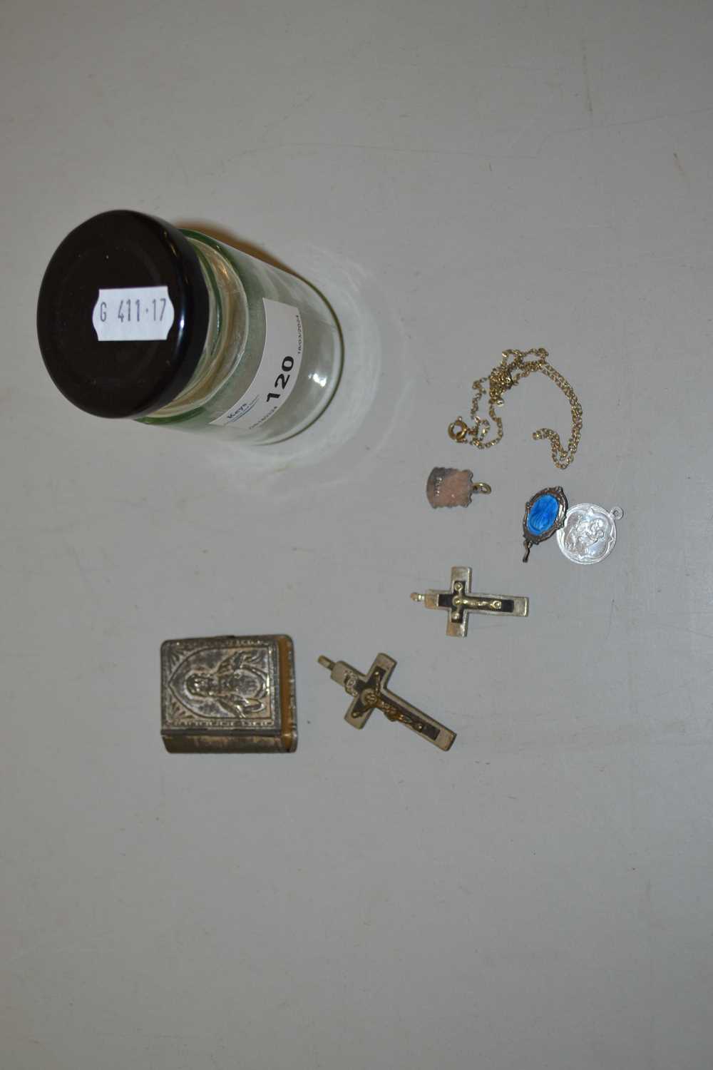 Mixed Lot: Crucifix pendants and other items