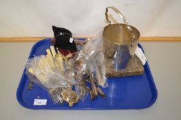 Mixed Lot: Various assorted silver plated and steel cutlery and other items