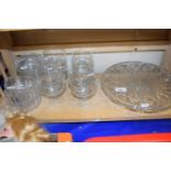 Mixed Lot: Glass cake plate, sundae dishes etc