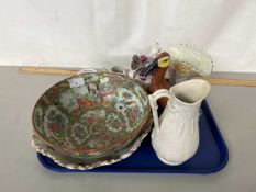Mixed Lot: Various ceramics to include a Chinese Canton bowl (heavily cracked and restored) plus