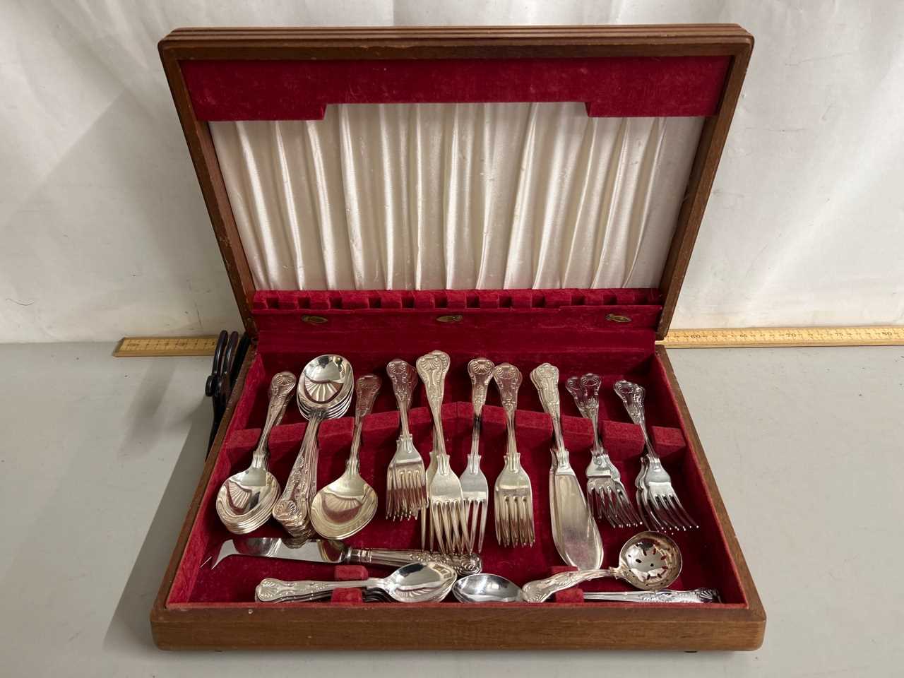 Modern canteen of silver plated Kings pattern cutlery