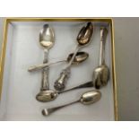 Mixed Lot: Assorted silver and white metal teaspoons