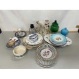 Mixed Lot: Various figures, decorative plates, vases and other items