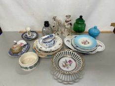 Mixed Lot: Various figures, decorative plates, vases and other items