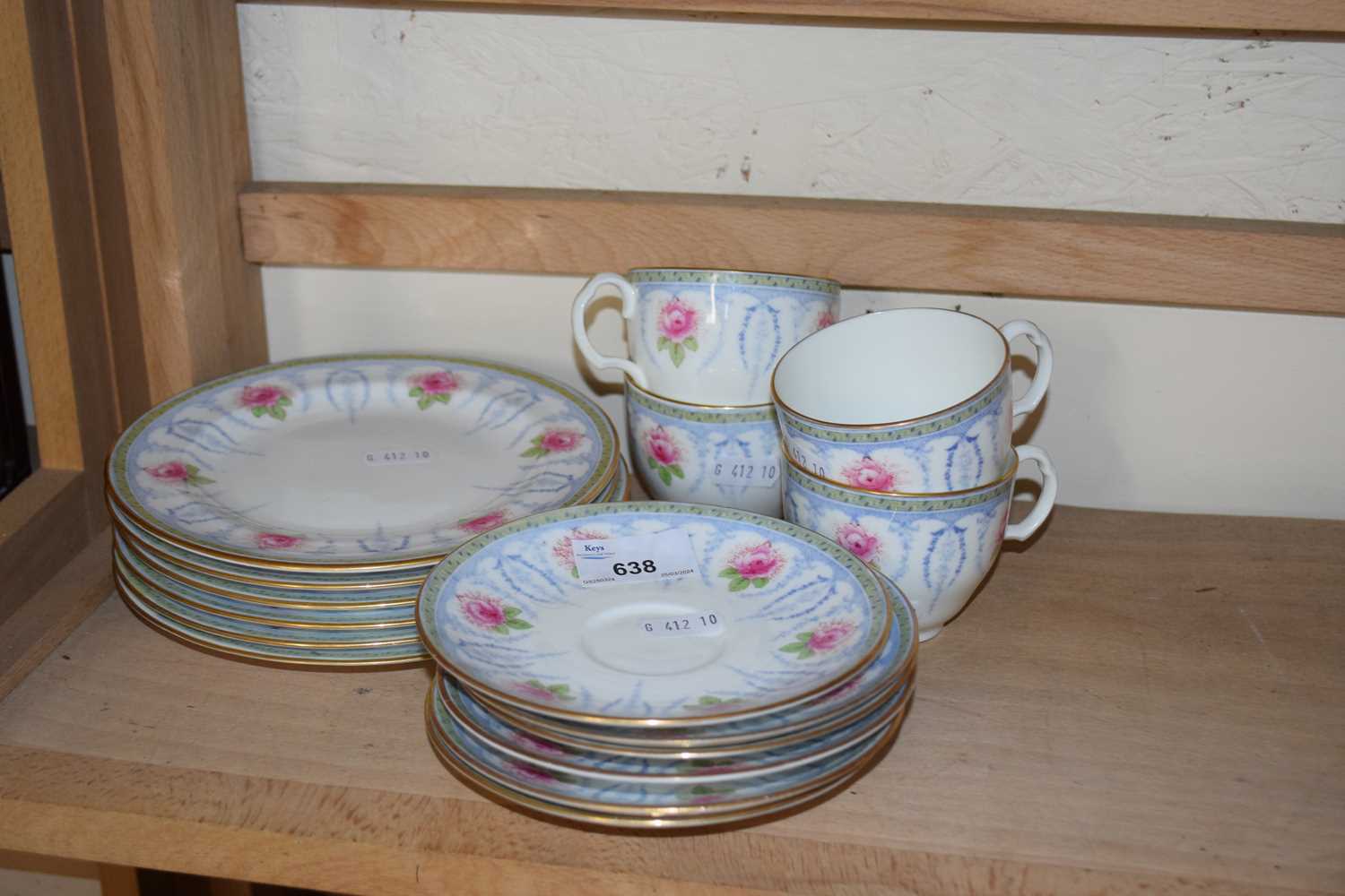 Quantity of blue, green and floral decorated tea wares