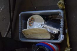 Small box of assorted household clearance