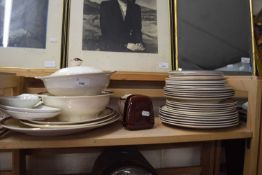 Quantity of Alfred Meakin red and gilt decorated dinner wares