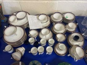 Quantity of Aynsley Leighton pattern tea and dinner wares