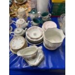 Mixed Lot: Various assorted tea wares to include Shelley sauces, Denby Green Wheat tea wares and