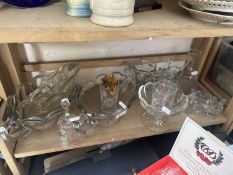 Mixed Lot: Various glass bowls and others