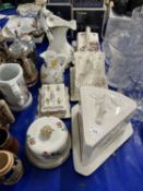 Mixed Lot: Various assorted cheese dishes, jugs etc