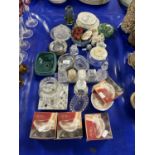 Mixed Lot: Various assorted ceramics, cruet items etc