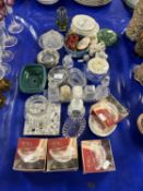 Mixed Lot: Various assorted ceramics, cruet items etc