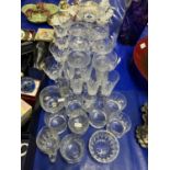 Mixed Lot: Various assorted glass wares