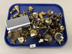 Tray of various brass ornaments