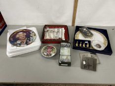 Mixed Lot: Cased cutlery, cake stand, various ceramics, coasters etc