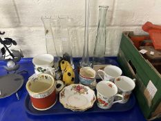 Tray of various mugs, glass vases etc