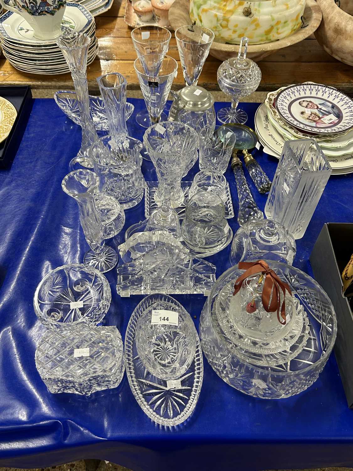 Mixed Lot: Various modern clear glass wares to include Royal Doulton crystal and others