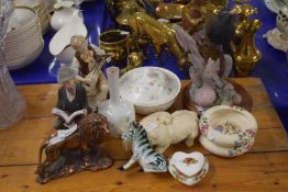 Mixed Lot: Various assorted ornaments etc