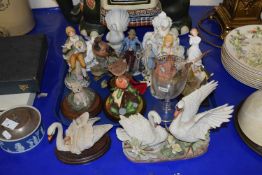 Tray of various assorted bird and animal ornaments