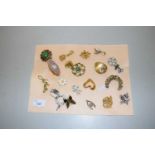 Collection of various costume jewellery brooches