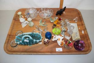 Tray of various assorted ornaments and other items