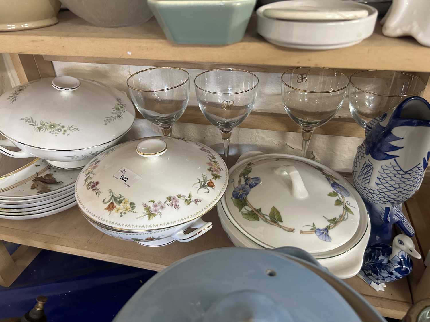 Mixed Lot: Various vegetable serving dishes, dinner wares etc