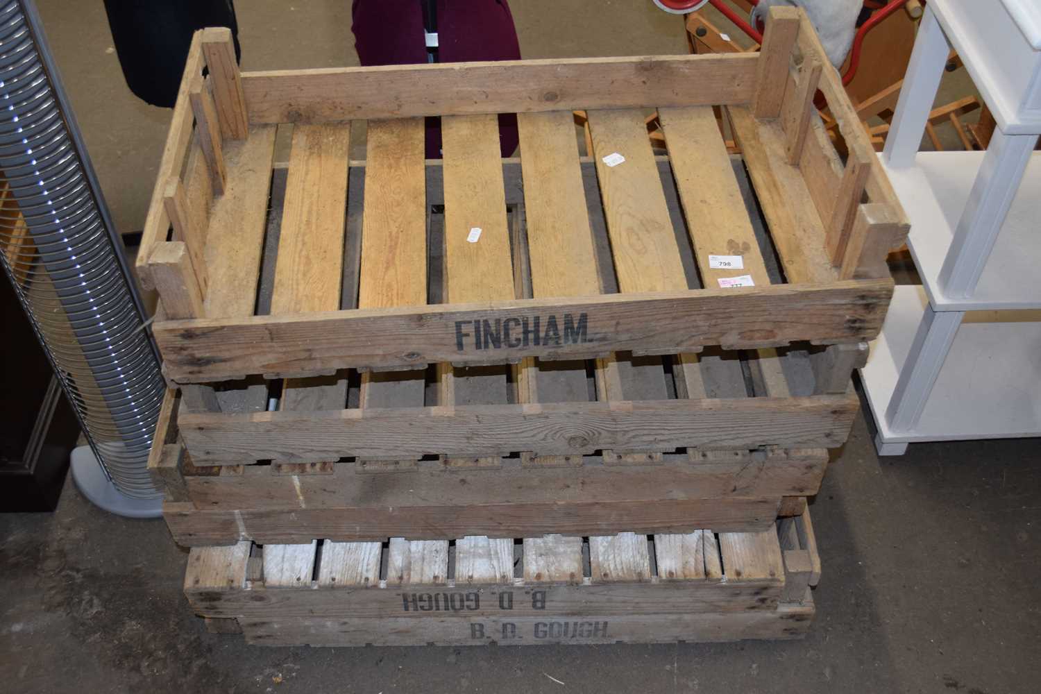 Quantity of apple crates