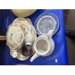 Mixed Lot: Various assorted dinner wares and other items