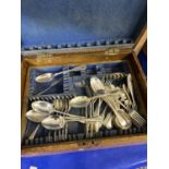 Canteen of assorted flatware