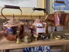 Mixed Lot: Copper kettles and various small brass wares